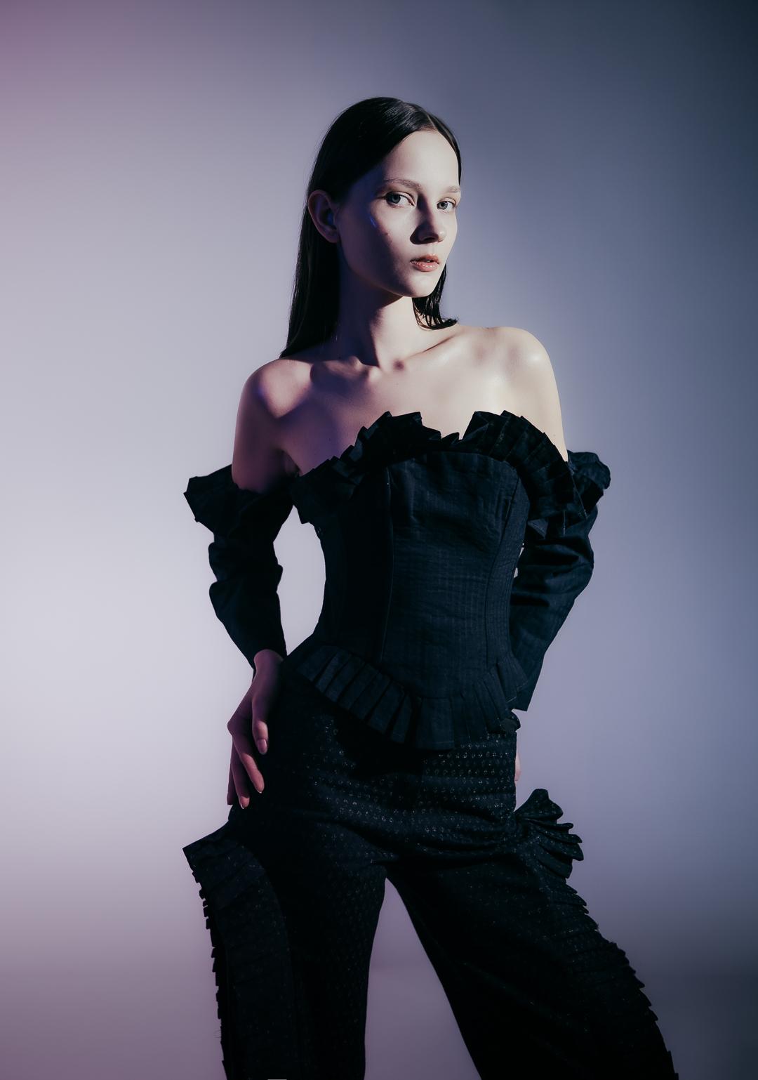 3 Ways To Wear A Corset