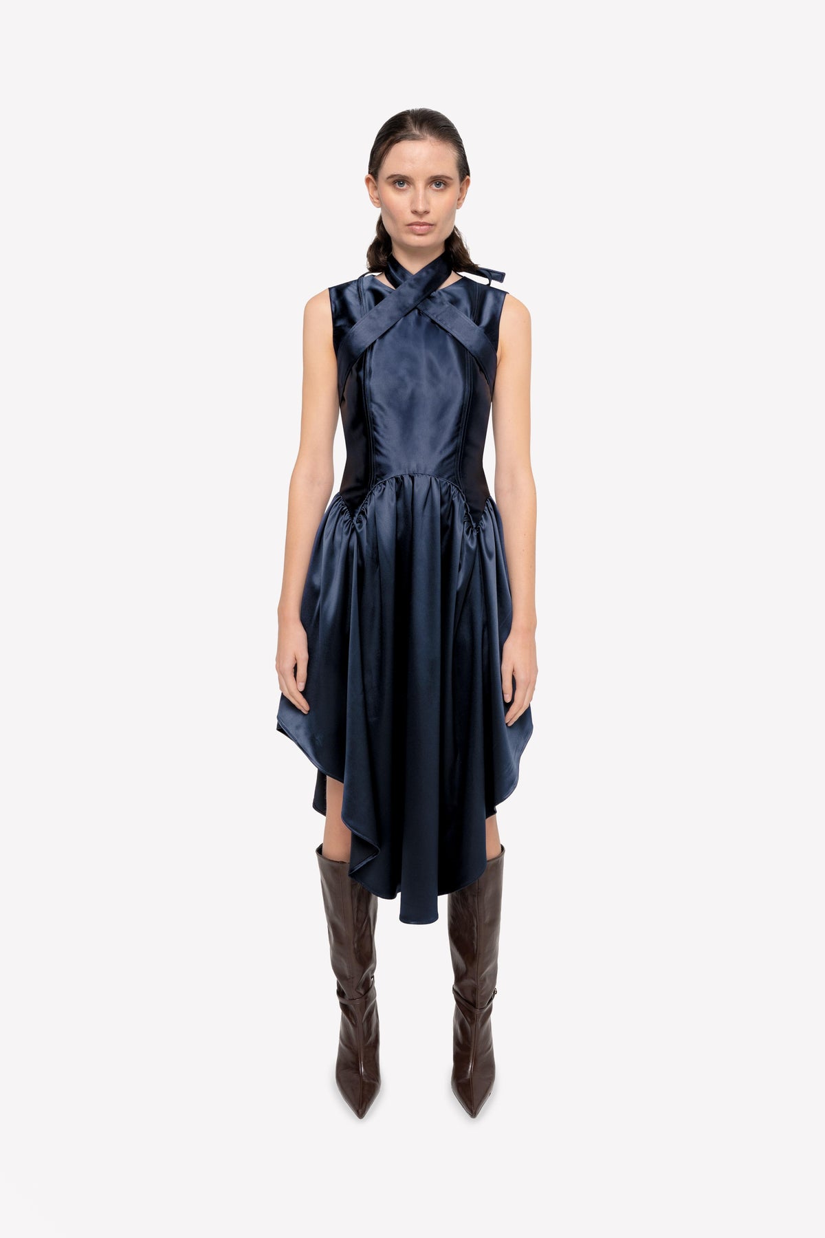Robe midi à godets Caroline – portée, vue de face
