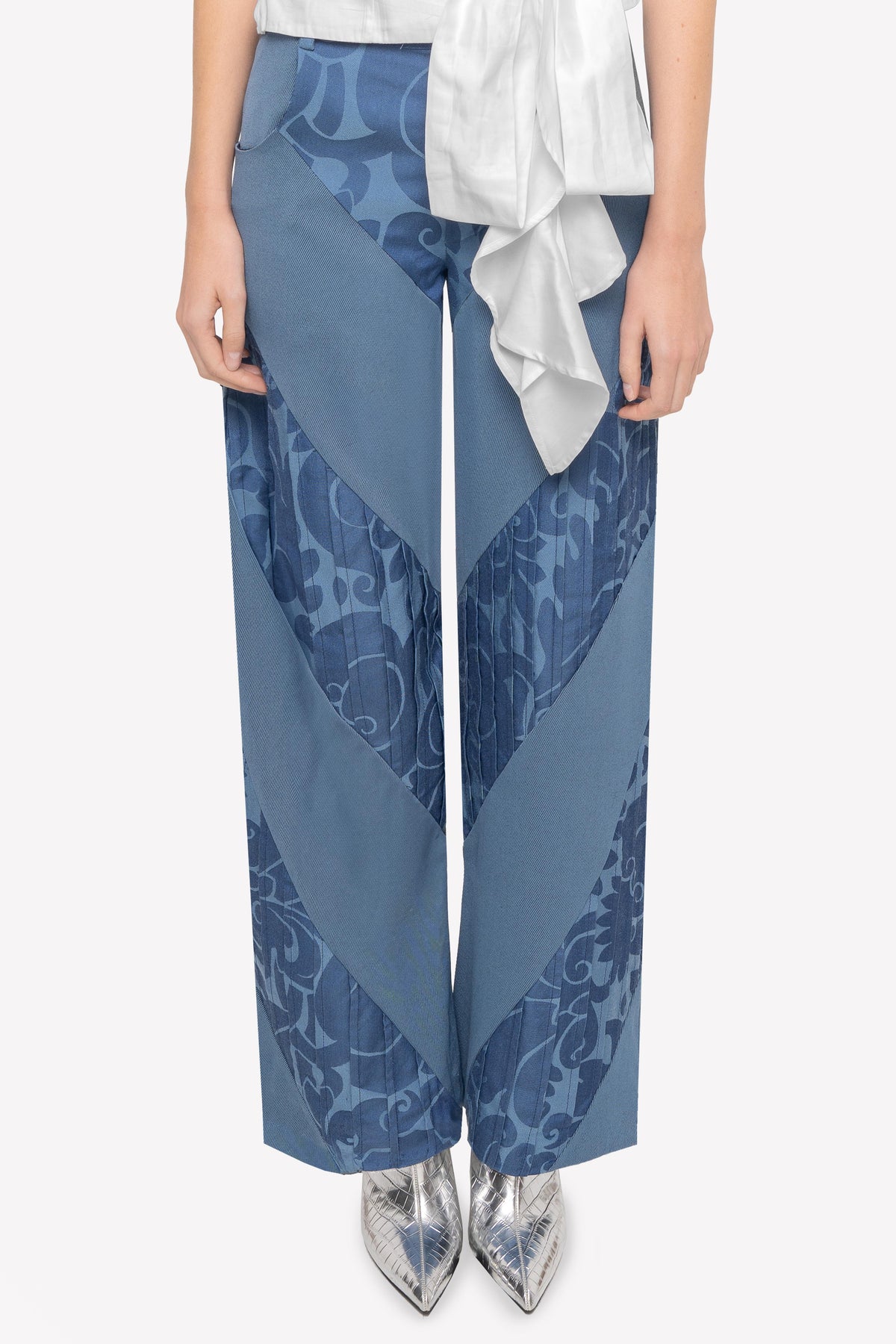 Pantalon nervuré taille haute Lisa – détail devant