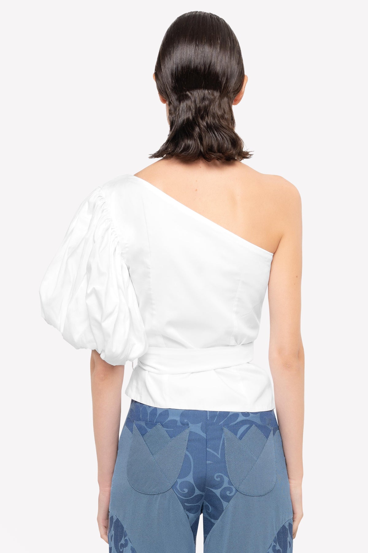 Top asymétrique Véronique à manche bouffante – détail dos