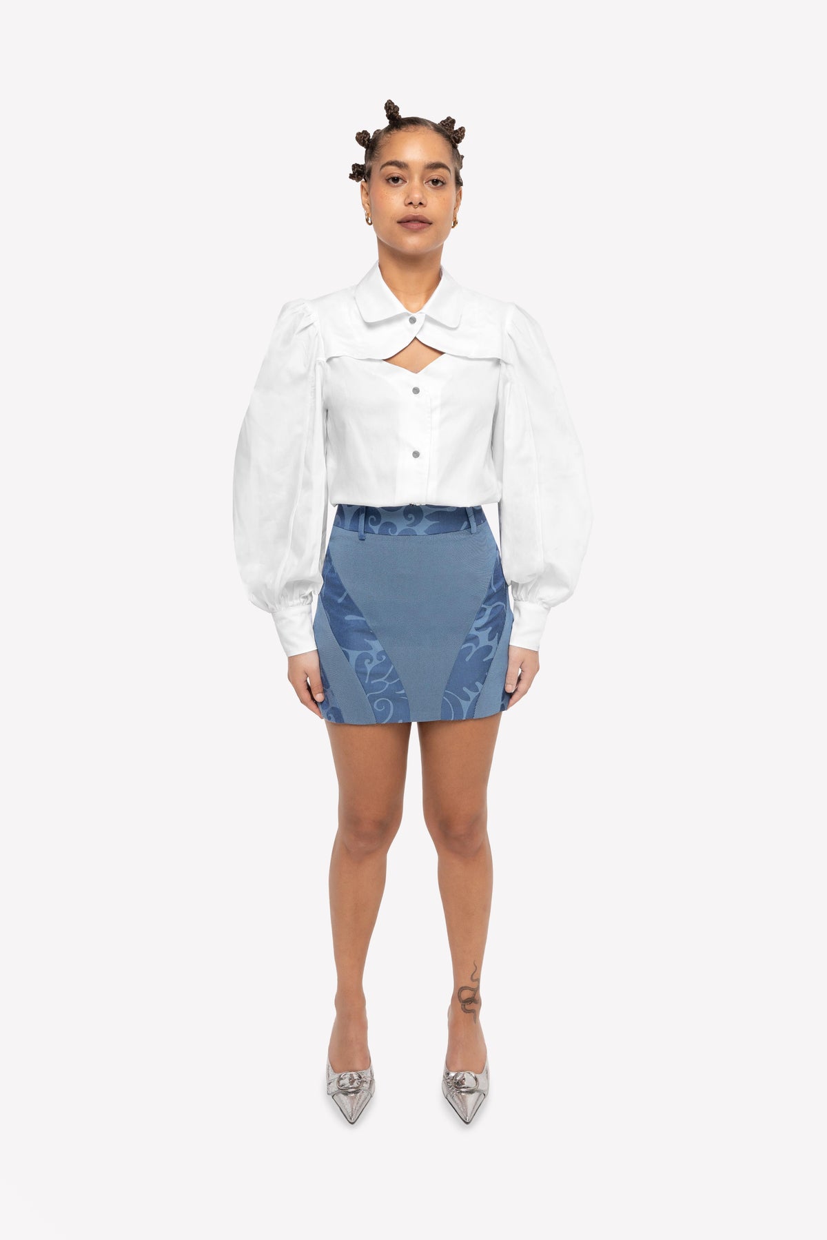 Chemise Angelina à manches bouffantes – portée, vue de face