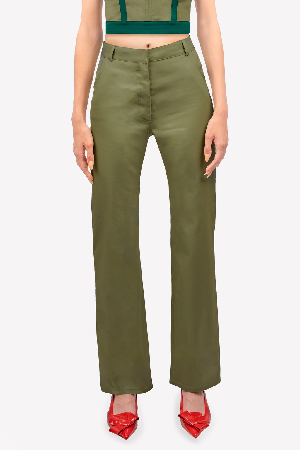 pantalon vert taille haute zoom devant