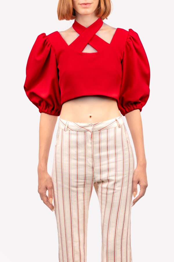 crop top rouge à manches bouffantes